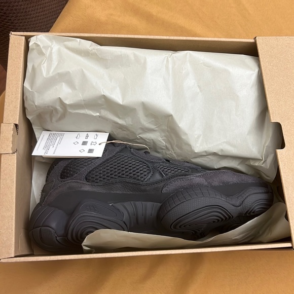 YEEZY 500s Utility Black - Picture 1 of 8